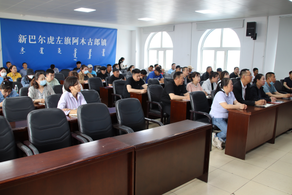 呼倫貝爾市農(nóng)牧技術(shù)推廣中心深入基層開展畜牧生產(chǎn)技術(shù)推廣服務